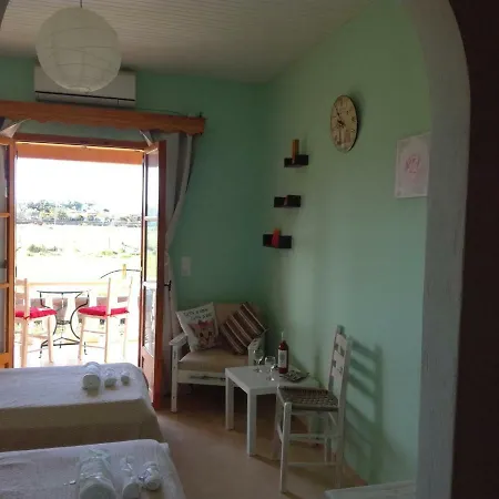 Glou Glou Almiros Beach